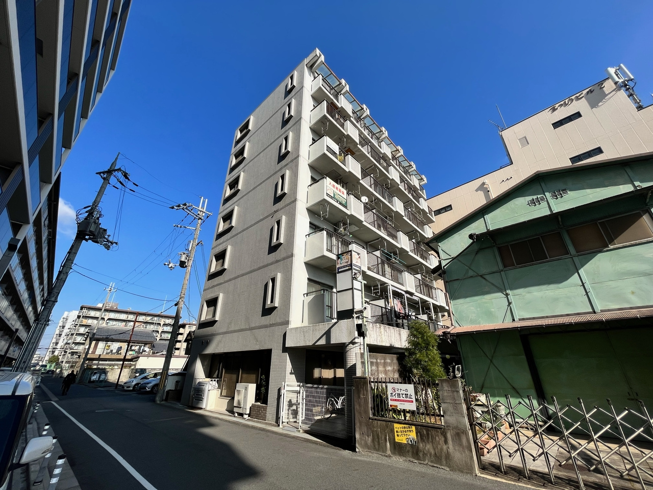 コート新大宮の駐車場