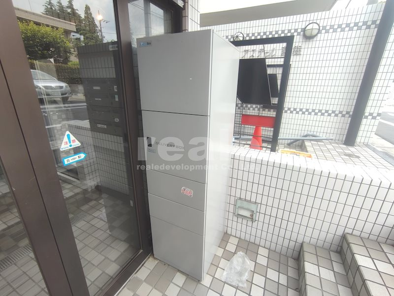 杉並区桃井２丁目の賃貸マンションのエントランス