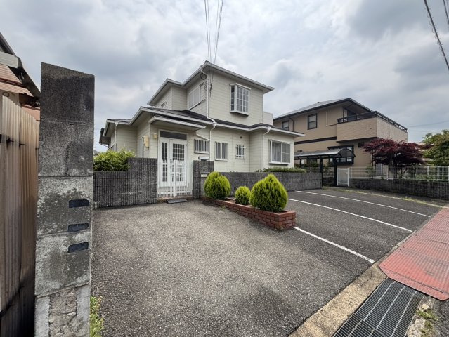 千代ヶ丘３丁目戸建のエントランス