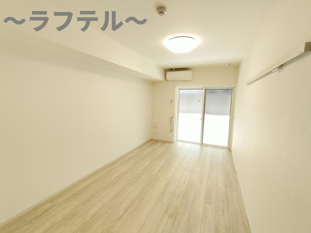 所沢市榎町のアパートの居間・リビング|反転タイプ