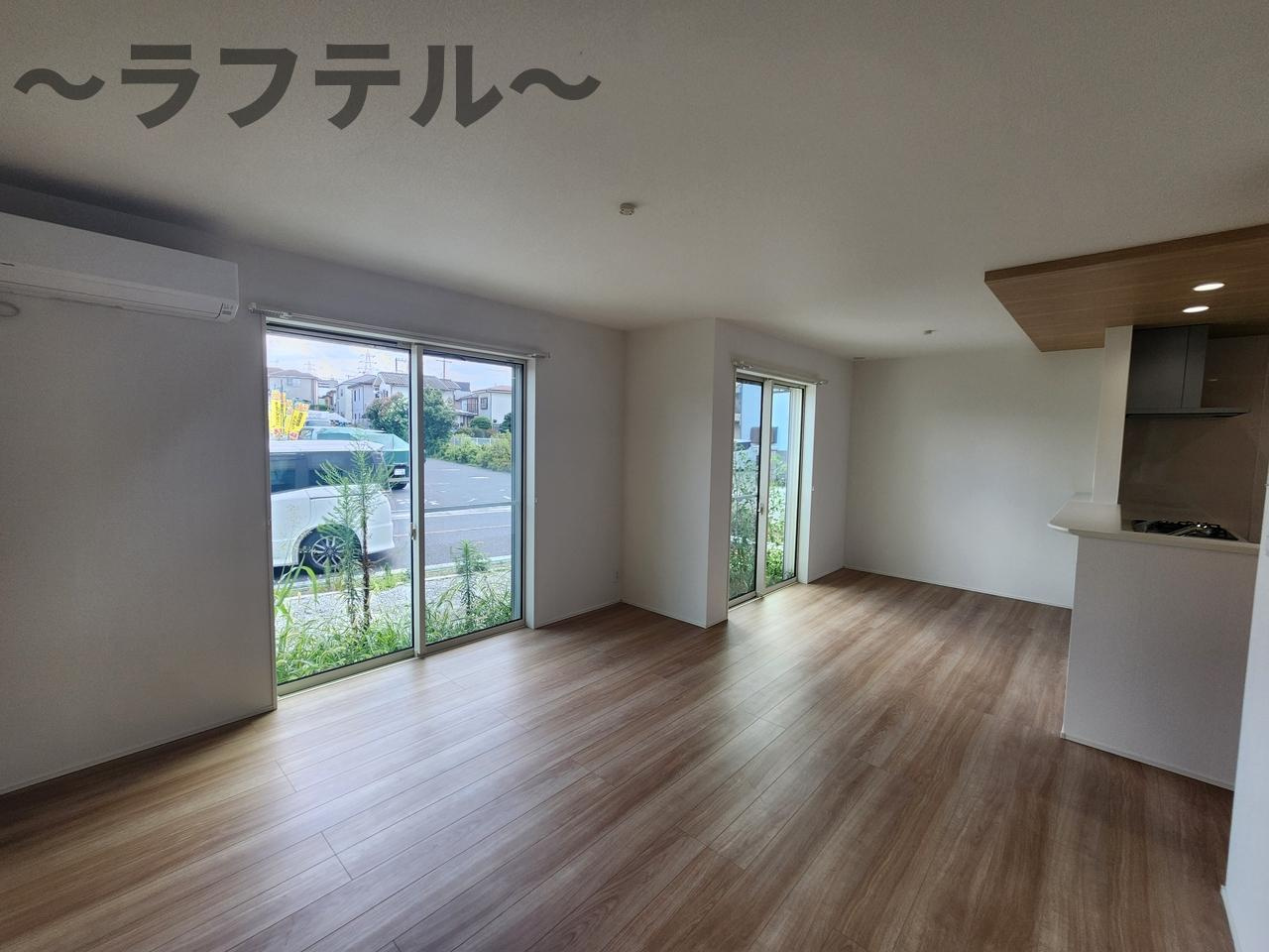 入間市扇町屋７期５棟の居間・リビング