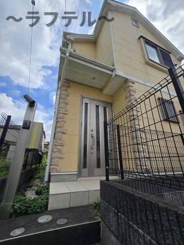 所沢市荒幡戸建のエントランス