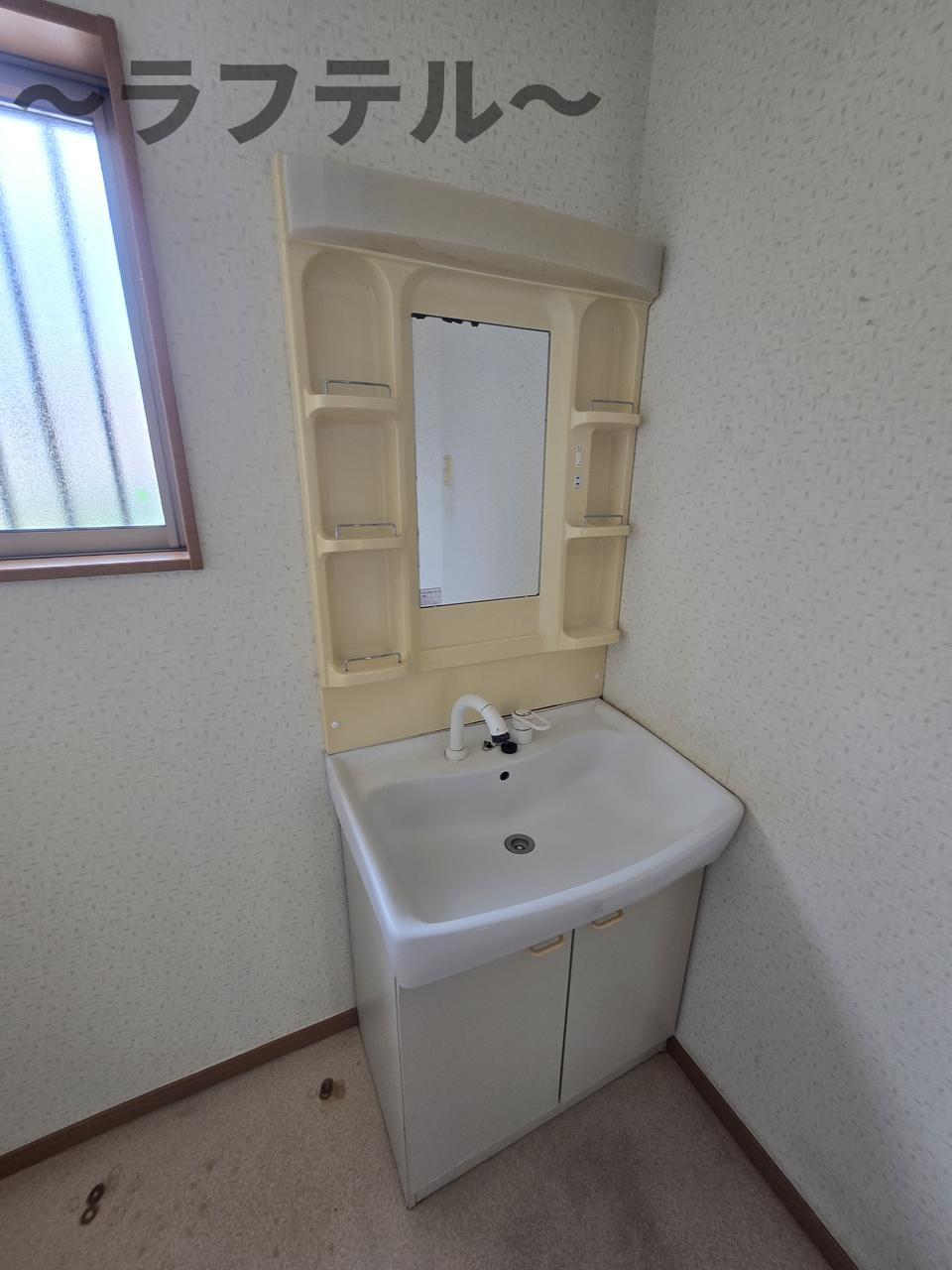 所沢市荒幡戸建の独立洗面台