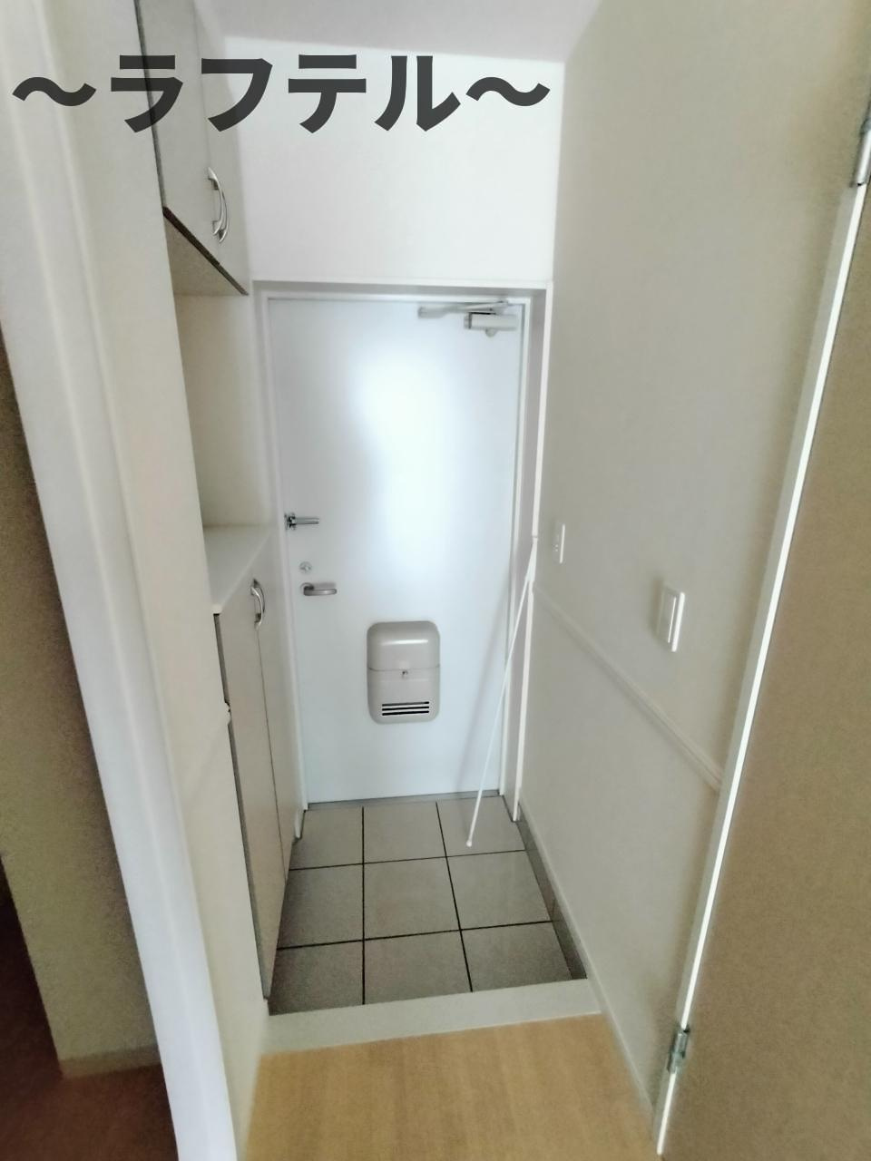 ラビランスAの玄関|別部屋イメージ写真