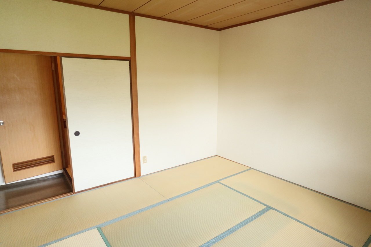 東生駒さつき台ローレルコートの和室