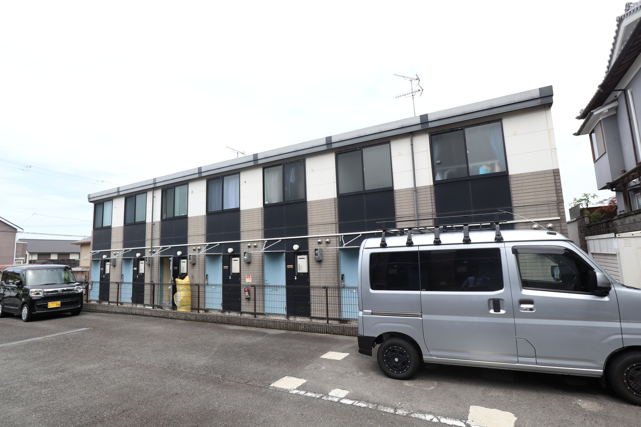 レオパレスＹＡＭＡＤＡoneの駐車場