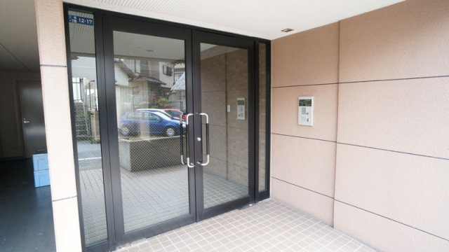 エスポワール三松のエントランス