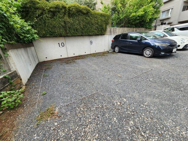 マンションスイの駐車場