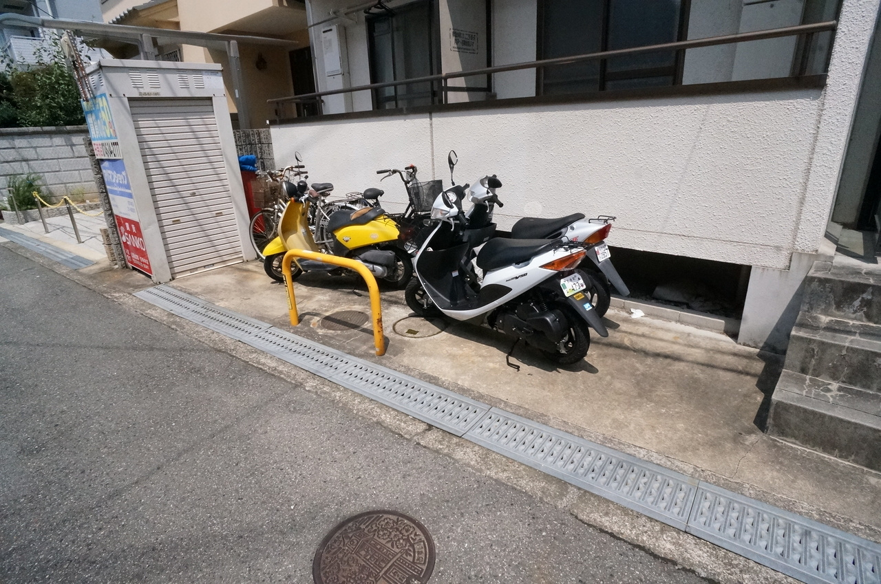 ヴェルディ王寺の駐車場