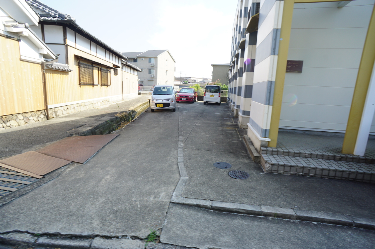 レオパレス大陽参番館の駐車場
