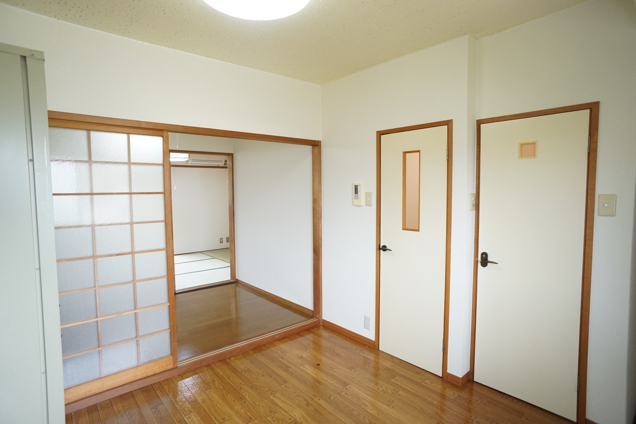 サンライズ大和の洋室