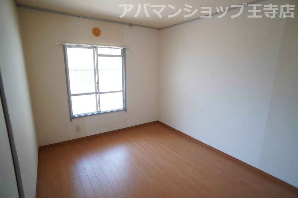 三郷グリーンハイツの洋室