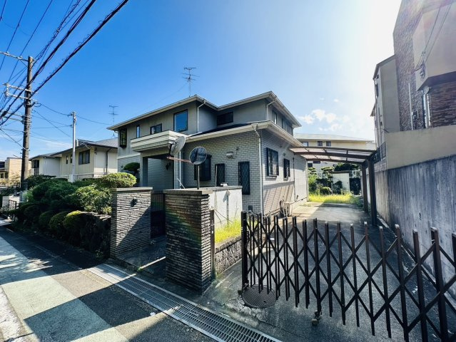 高野台3丁目貸し戸建の外観|縦列駐車2台可能