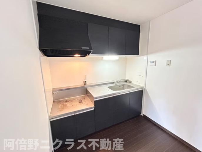 クレセントコートのキッチン|内装は別部屋の参考写真です。