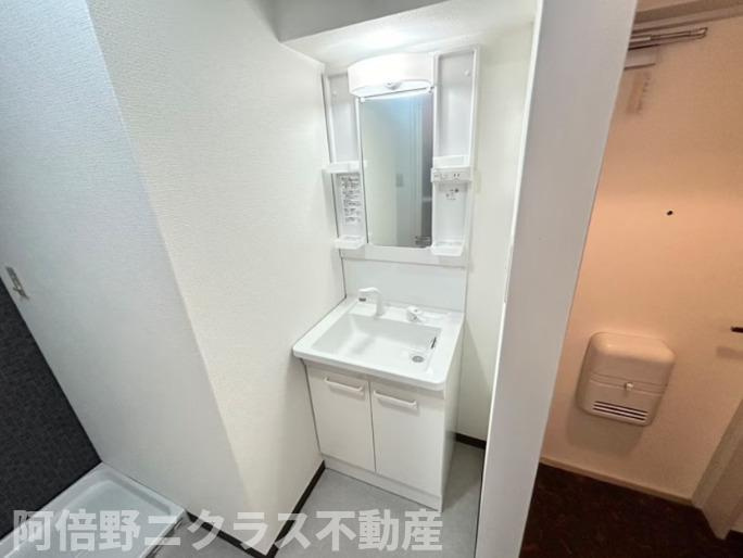 クレセントコートの洗面所|内装は別部屋の参考写真です。
