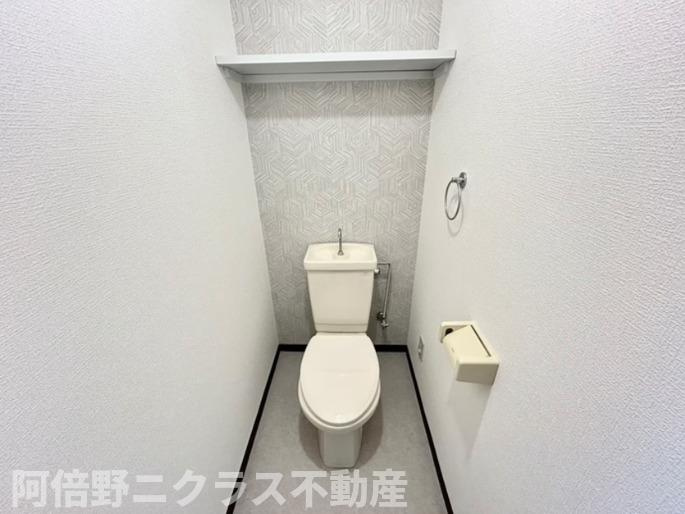 クレセントコートのトイレ|内装は別部屋の参考写真です。