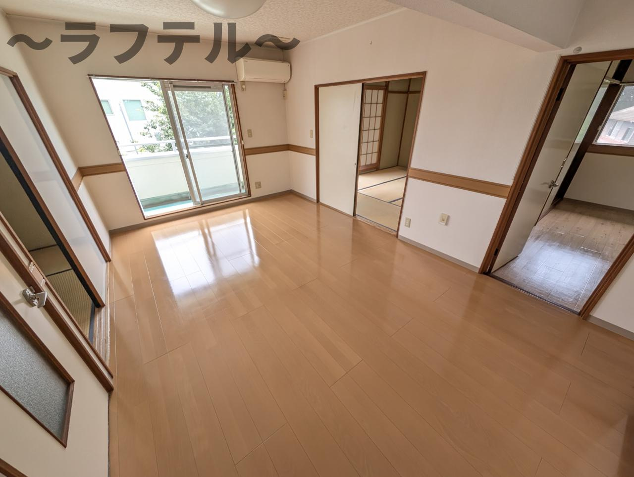 メゾンベルツ北野の居間・リビング|別部屋イメージ写真