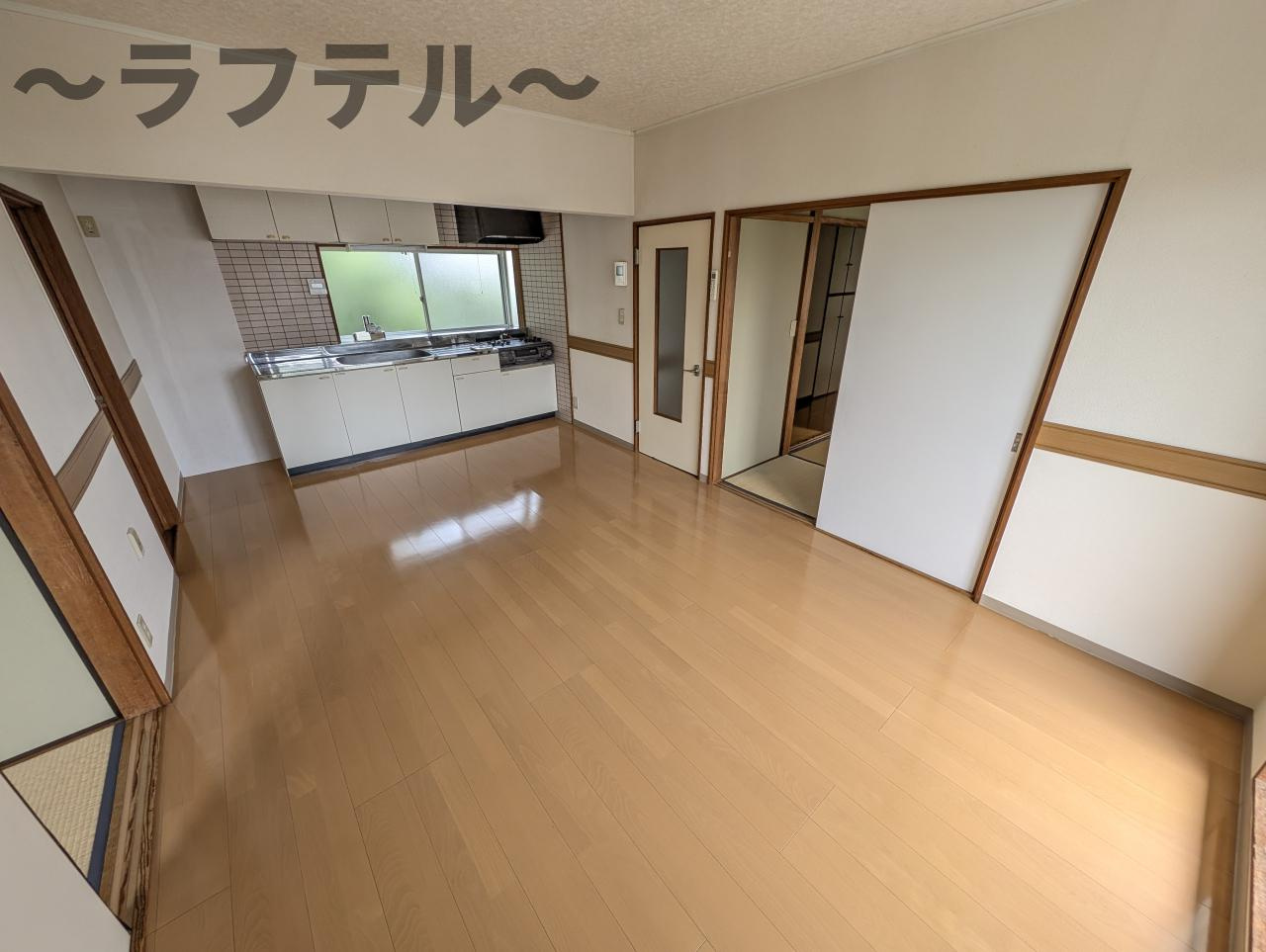メゾンベルツ北野の居間・リビング|別部屋イメージ写真