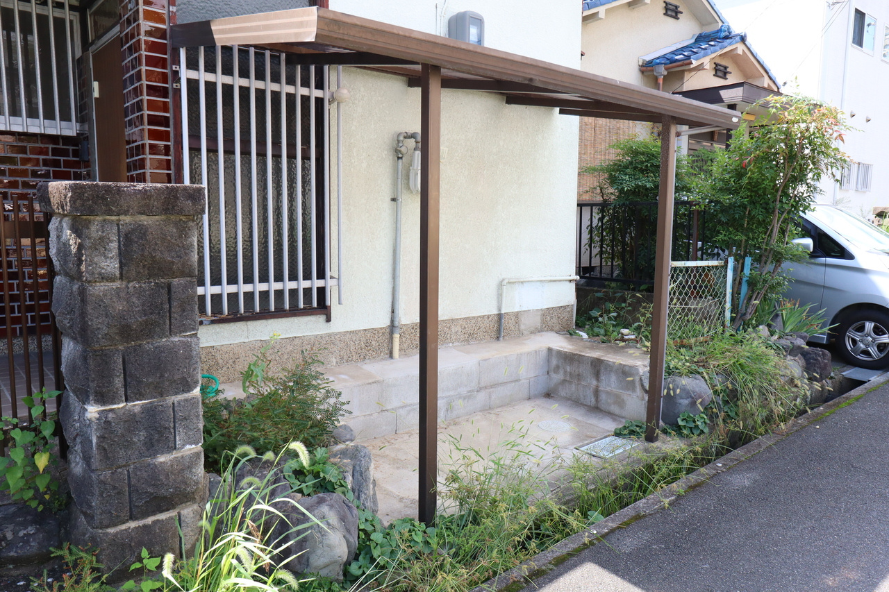 橿原市西池尻町戸建の駐車場