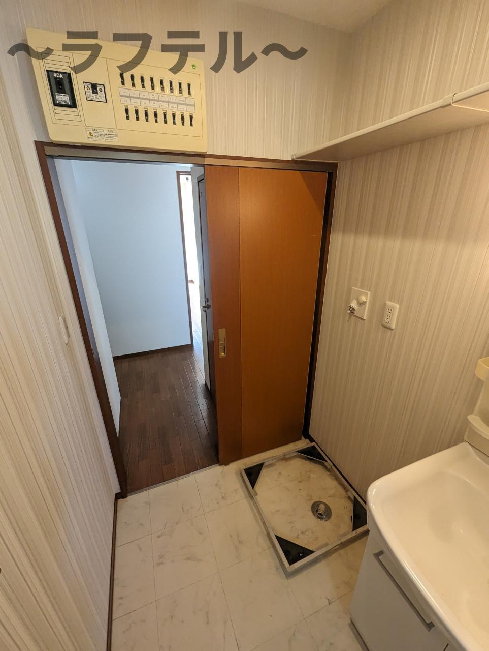 パラシオンBの洗面所|別部屋イメージ写真