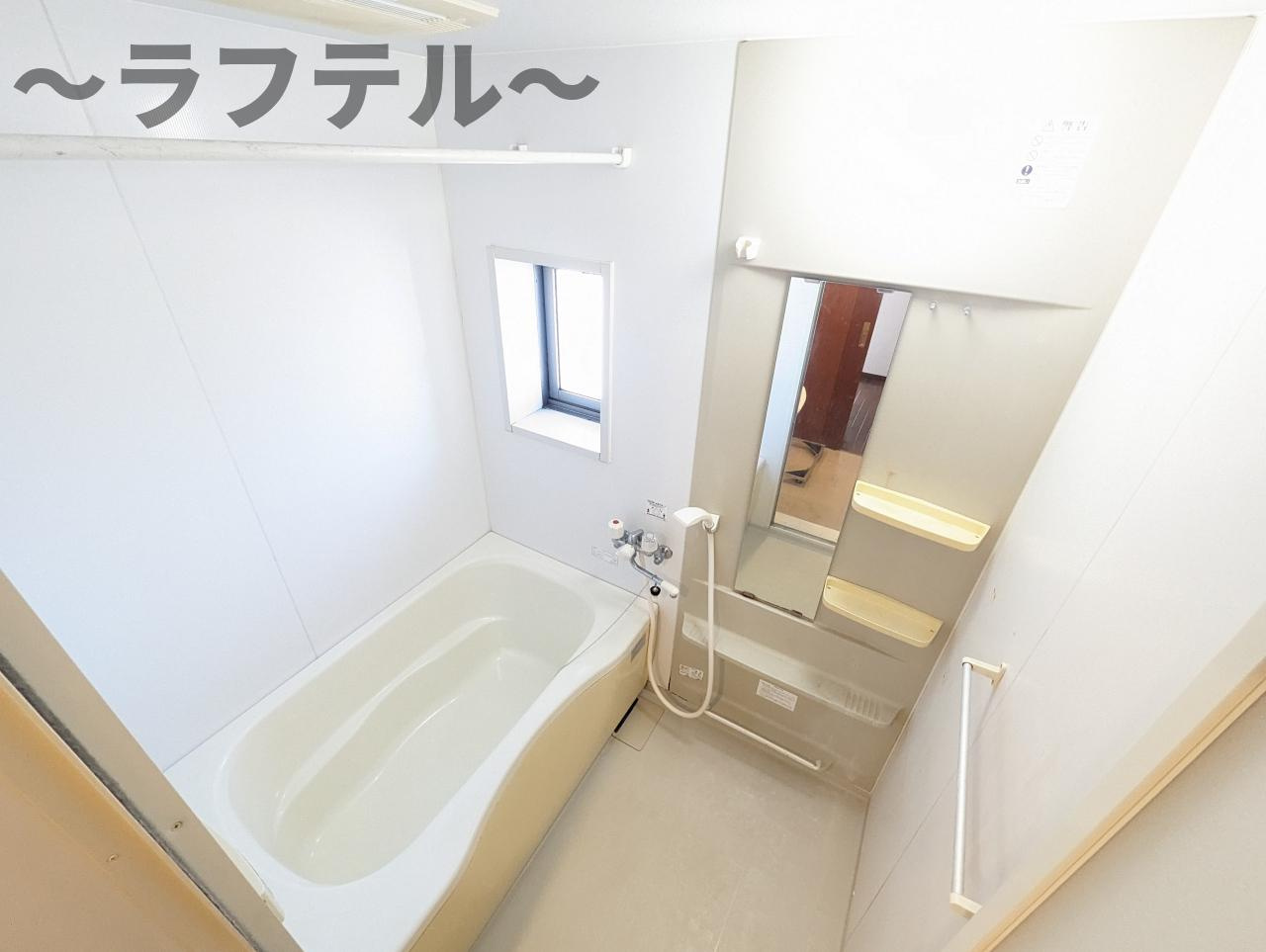 パラシオンBの浴室|別部屋イメージ写真