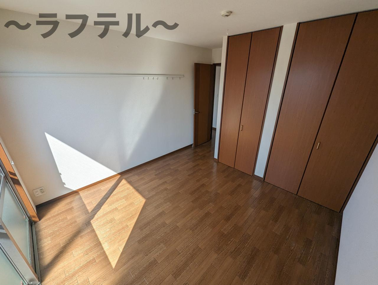 パラシオンBの洋室|別部屋イメージ写真