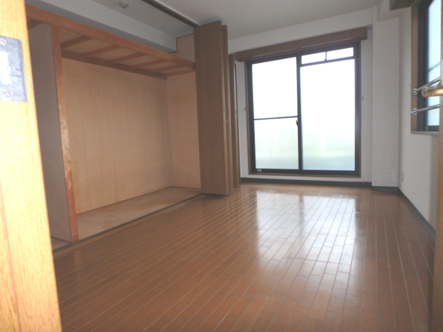 神戸市北区有野中町３丁目のマンションの居間・リビング
