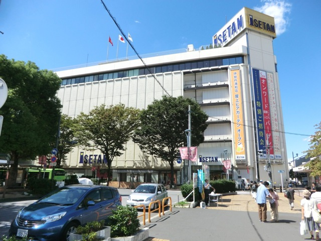 ノーブルの周辺