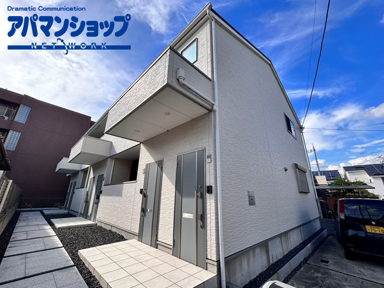サンソレイユ富雄の外観