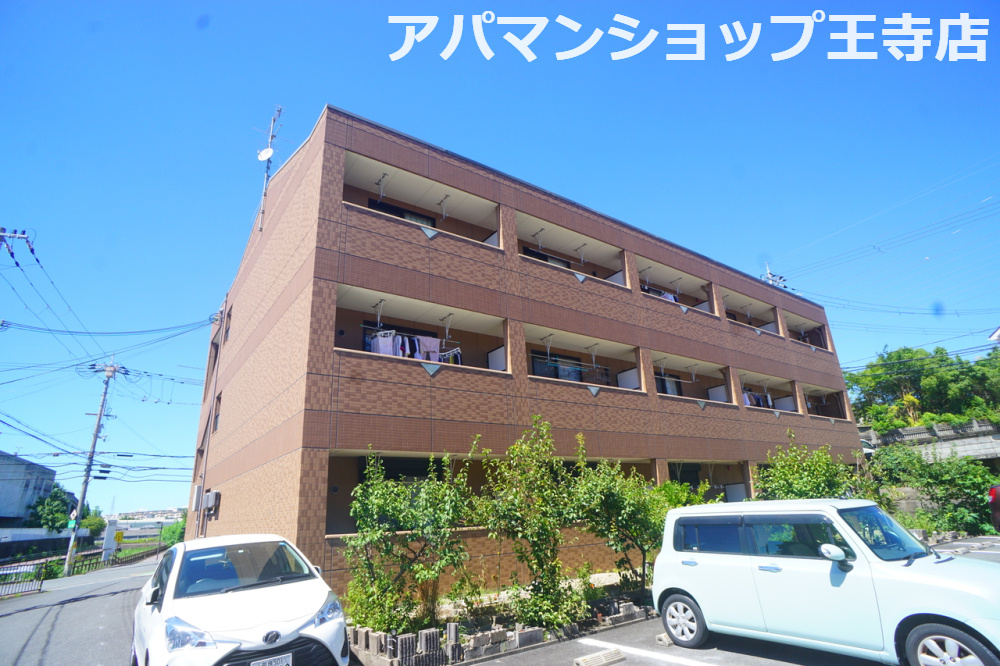 ラ・ポーラ滝川Ⅱ番館の外観
