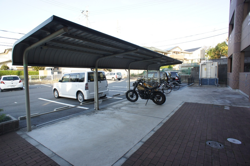 ラ・ポーラ滝川Ⅱ番館のエントランス