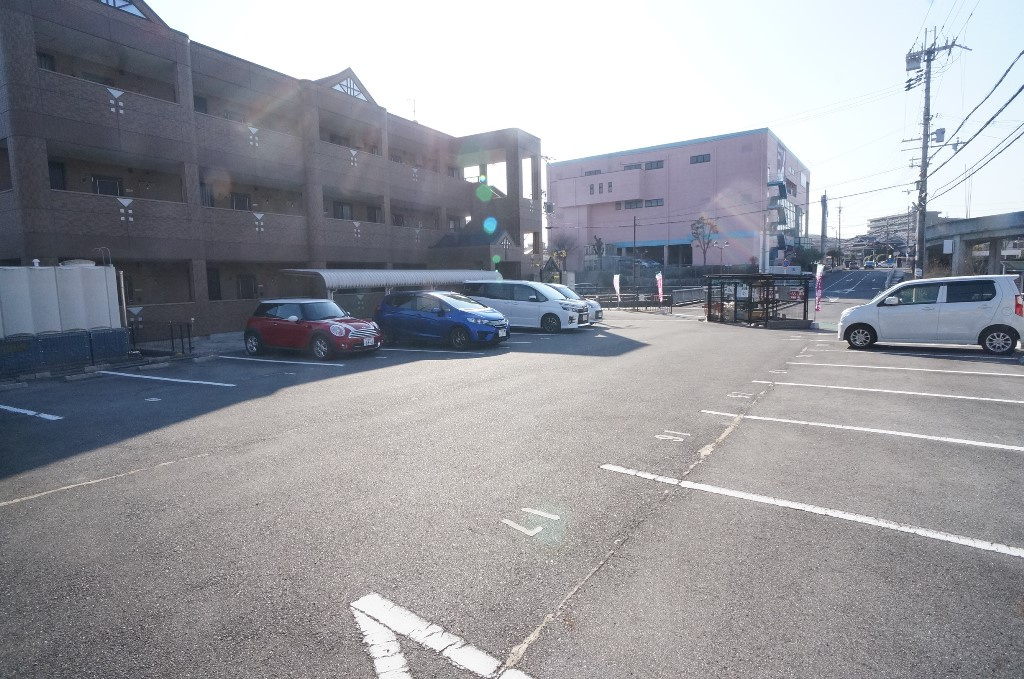 ラ・ポーラ滝川Ⅱ番館の駐車場
