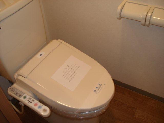 ラ・ポーラ滝川Ⅱ番館のトイレ|シャワー付トイレ