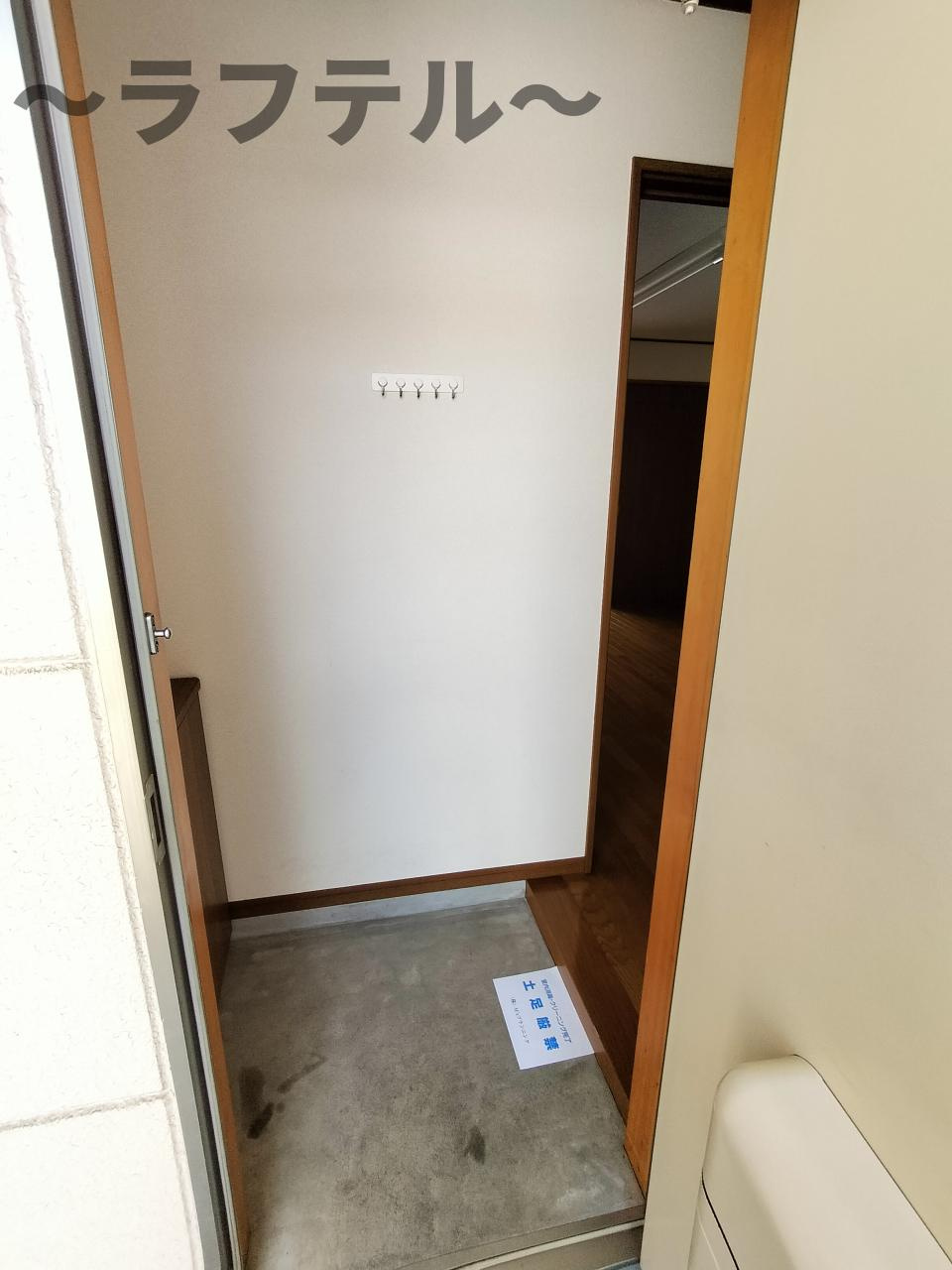 コーポラスけやきの玄関