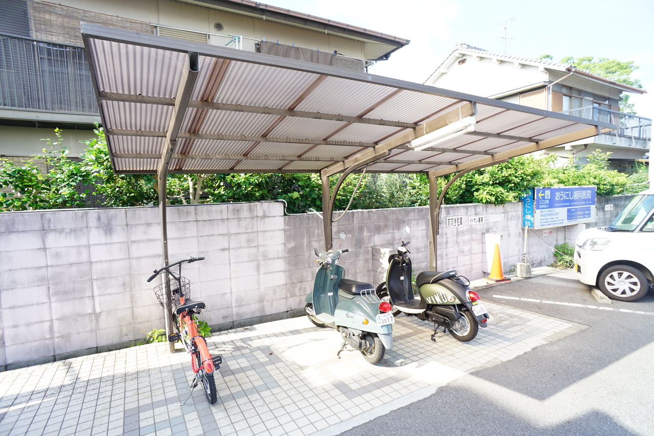 シャトレーの駐車場