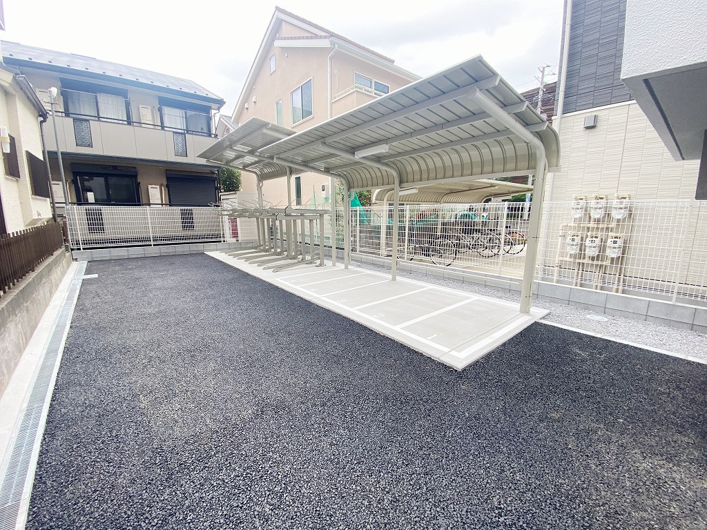 フォレストコート戸田公園の駐車場