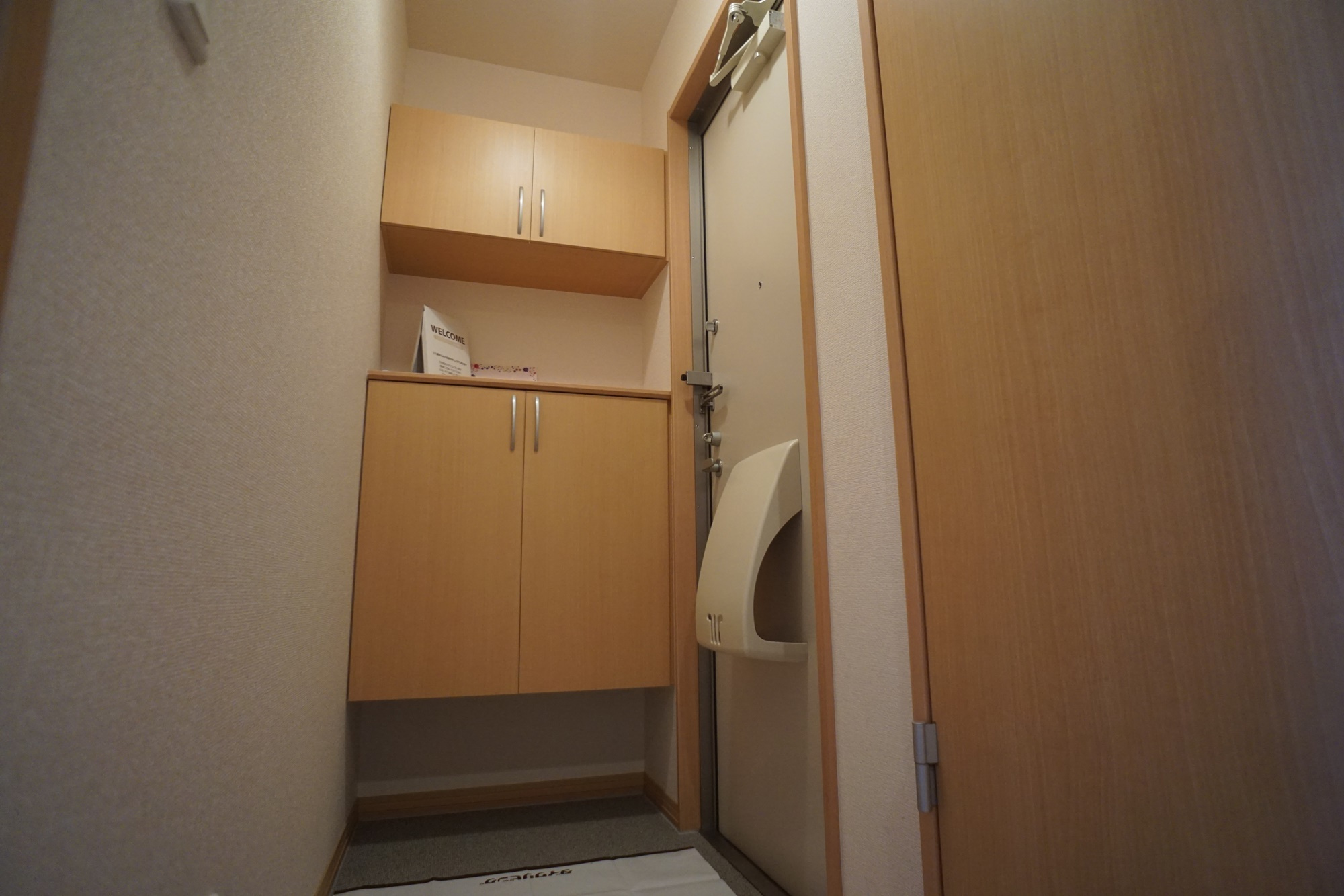 プレジールの玄関