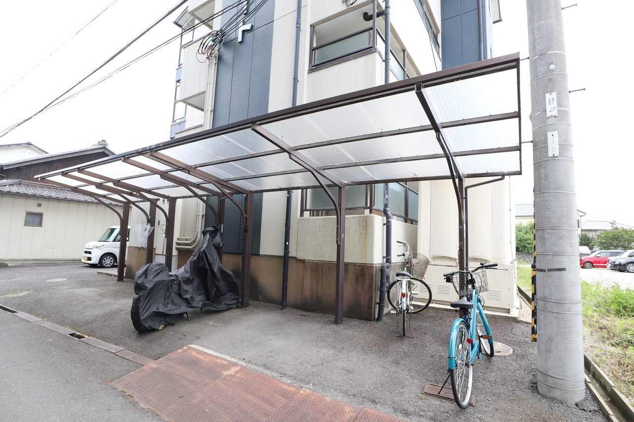 Ｍ・コートの駐車場