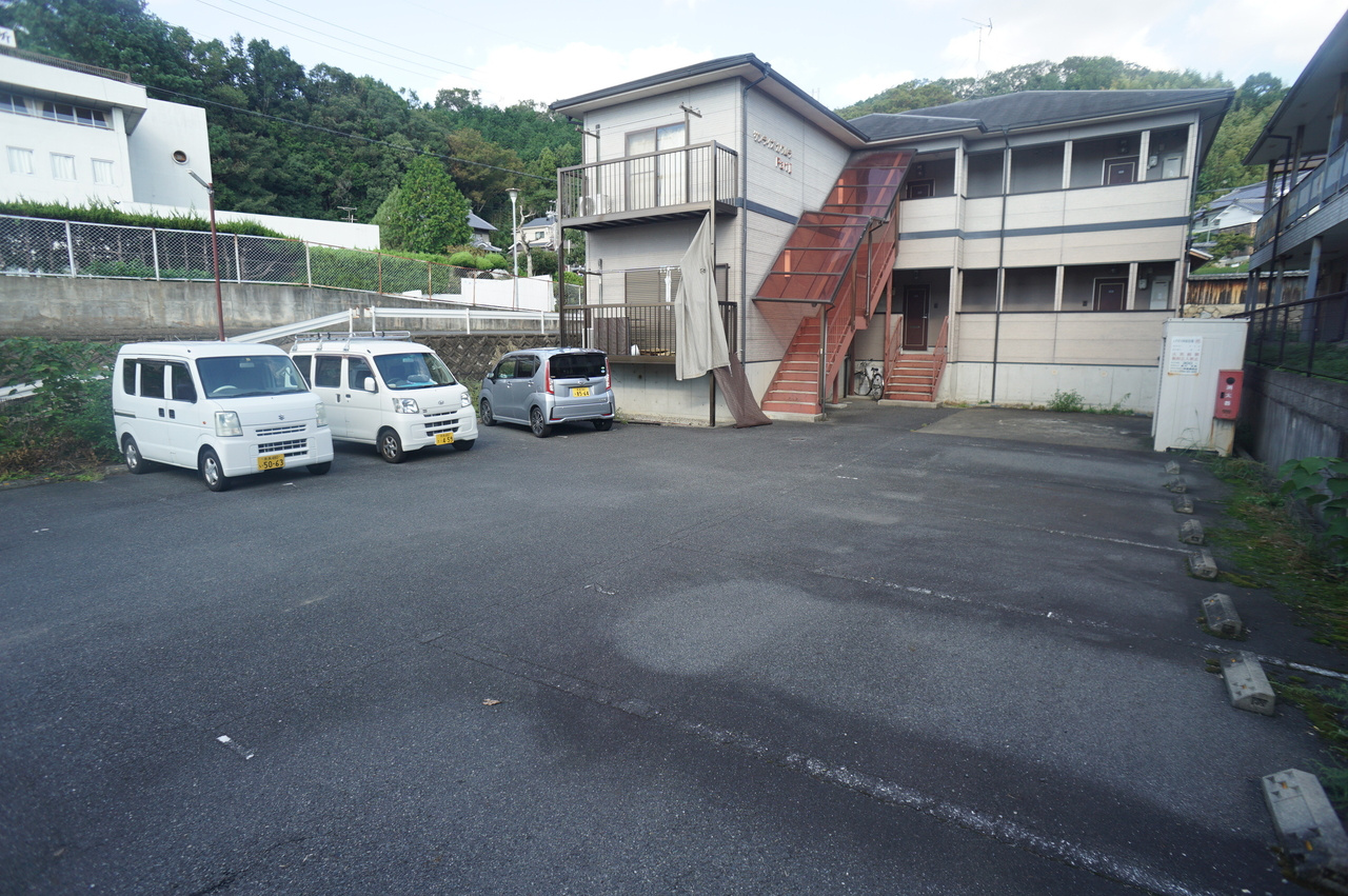 サンライズカワムラPartⅡの駐車場