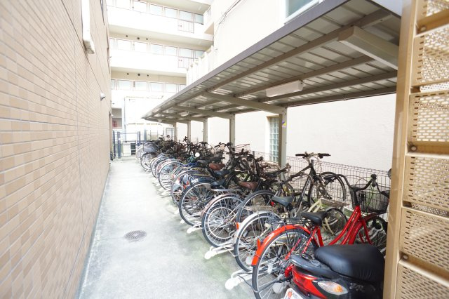 グリーンフィール大宮の駐車場