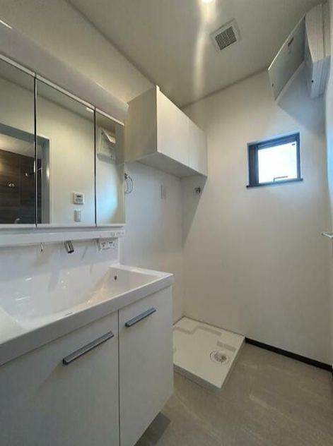 新築貸戸建住宅の独立洗面台
