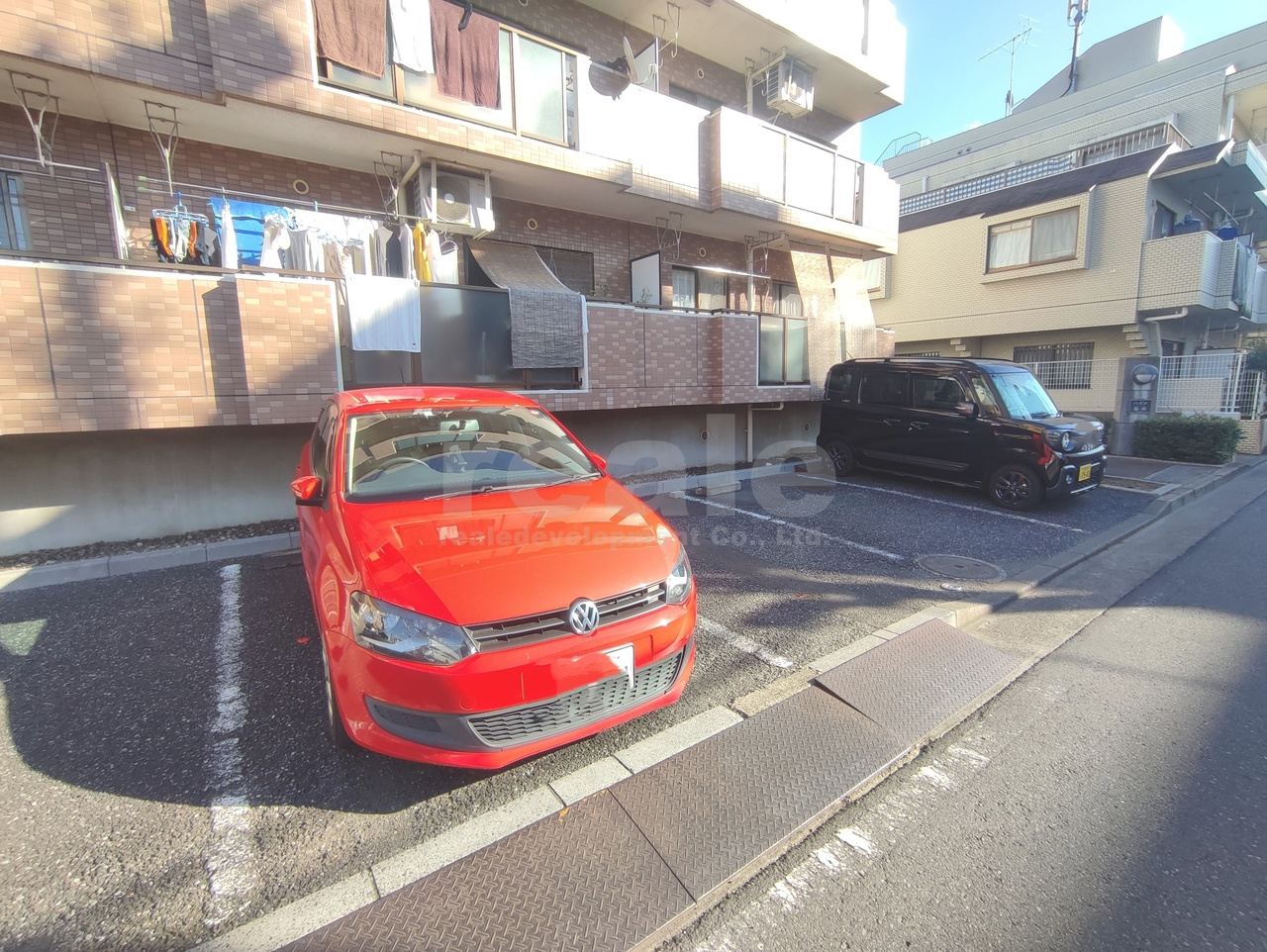 三鷹市北野２丁目の賃貸マンションの駐車場