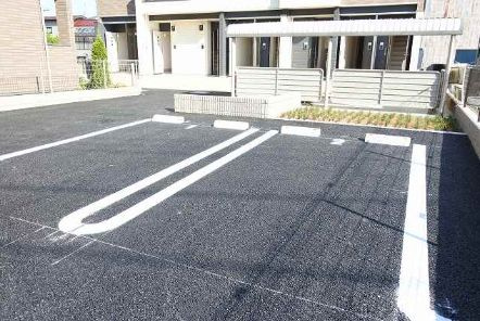プリムローズⅡの駐車場