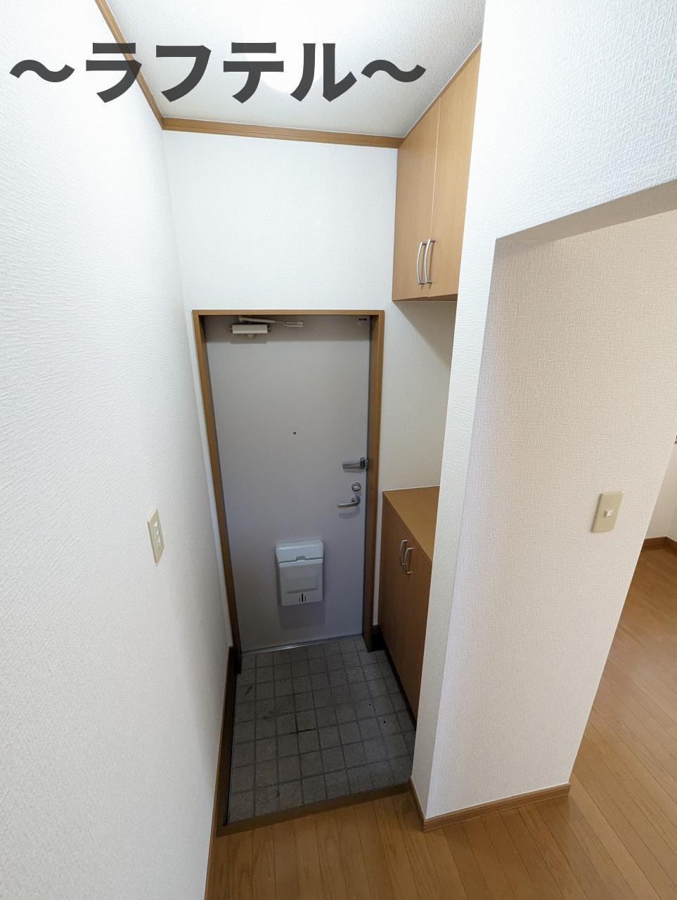 メゾン南山の玄関