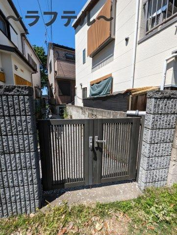メゾン南山のエントランス