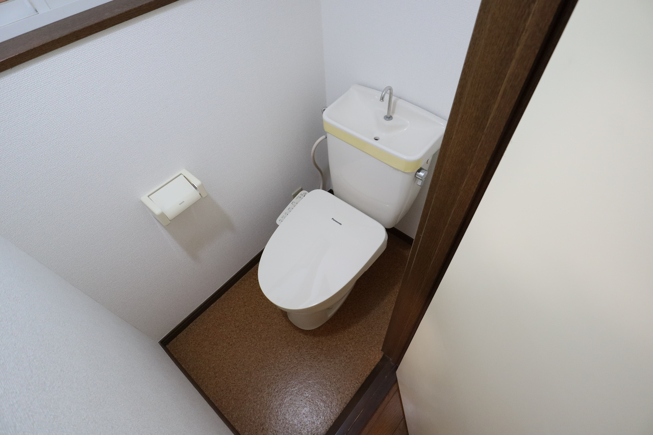 壱分町戸建のトイレ