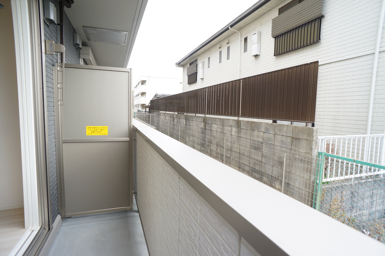 クレアール西九条のバルコニー