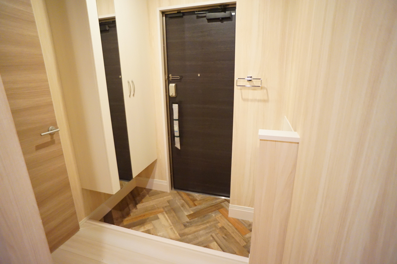 クレアール西九条の玄関