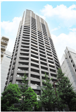 ファーストリアルタワー新宿の外観