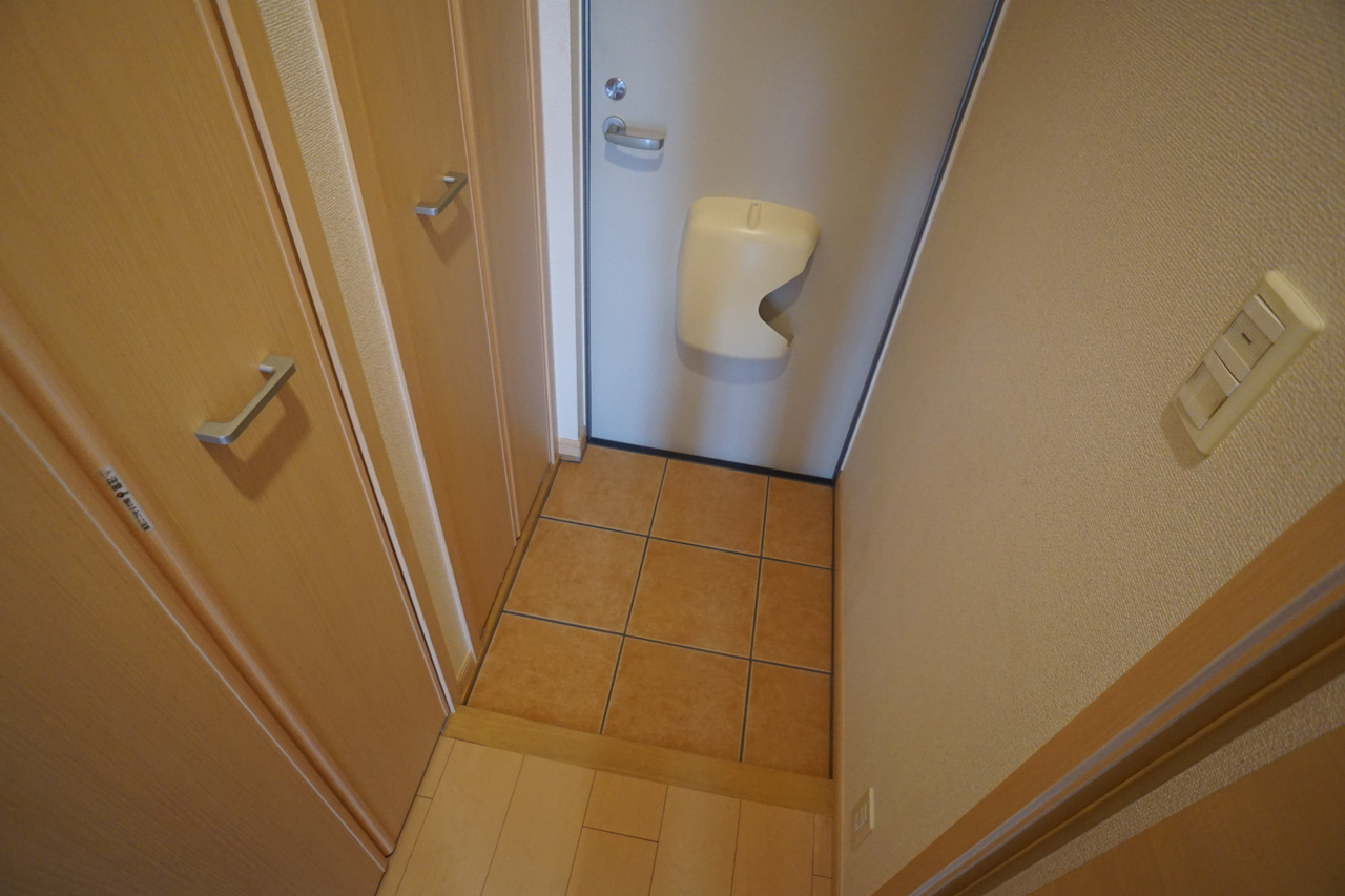 メゾンラフレシールの玄関